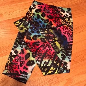 Tie dye cheetah leggings. CUTE!